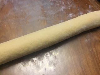 11、红糖馒头,从下往上卷起来；封口，擀薄点，超下；
