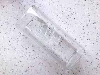 10、火龙果薄荷气泡水,取一个你所喜欢的杯子