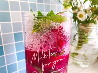 17、火龙果薄荷气泡水,看，好漂亮的气泡