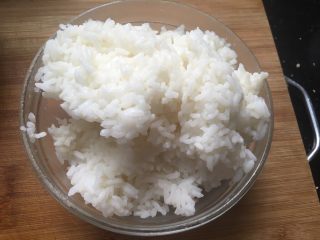 6、花样蛋包饭,剩米饭一碗