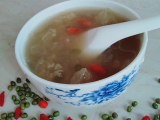 14、绿豆雪耳汤,挺不错的