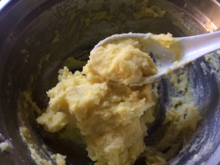 10、蛋烤土豆塔,然后搅拌均匀待用