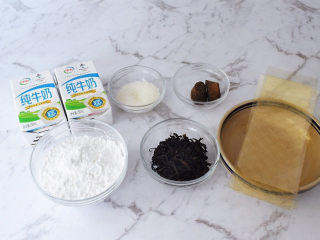 1、珍珠奶茶冻,准备好材料