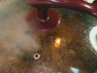 10、馋嘴风爪,盖上煮开