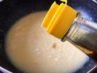 10、早餐+营养早餐鸡蛋玉米羹,淋上少许香油就可以关火了