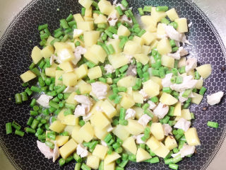 9、土豆焖饭,加少许清水