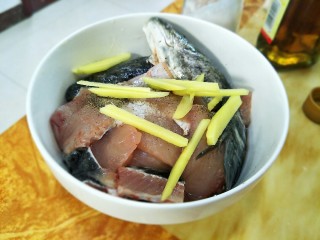 8、酸汤鱼,放下姜丝