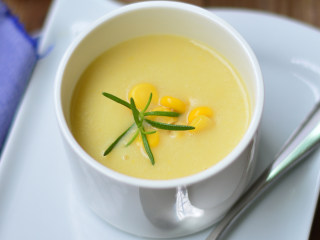 11、土豆玉米浓汤,摆上几颗玉米粒做装饰