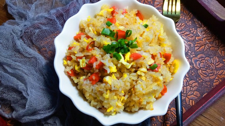 圆土豆火腿黄金炒饭