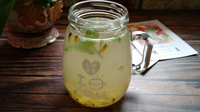 百香果薄荷蜂蜜水
