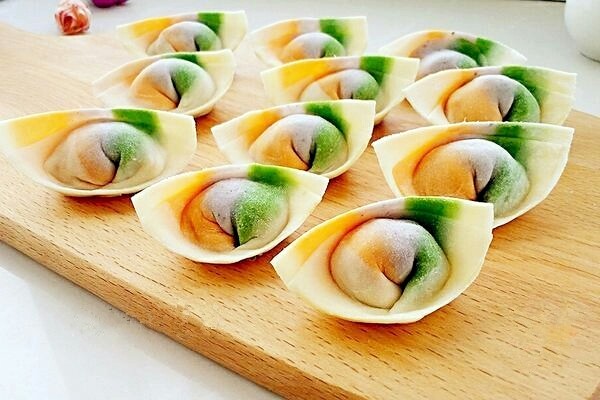 彩虹馄饨宝宝超爱吃