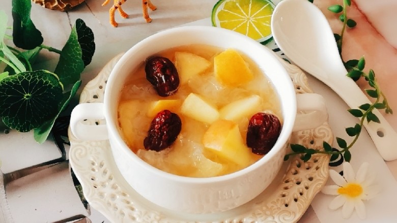 苹果银耳红枣汤