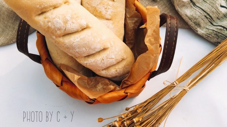 当主食一次可以吃三个的法棍面包