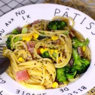 西兰花培根白汁意面