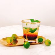 夏日高温续命冰茶，入口唇舌间溢满的水果茶