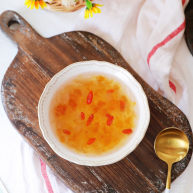 桃胶皂角米雪燕羹