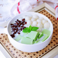 抹茶奶冻白玉丸子