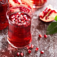 石榴气泡鸡尾酒