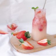 草莓气泡饮