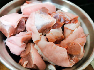 1、猪脚姜,猪脚斩块