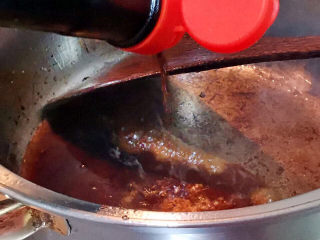 11、猪脚姜,锅中加入陈醋