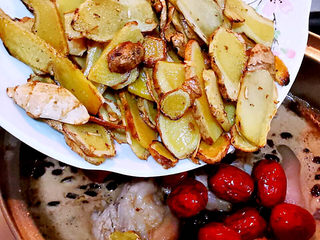 17、猪脚姜,姜片也加进来