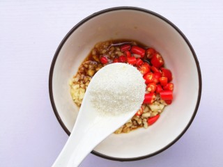 7、开胃爽口的凉拌西兰花,一勺白糖。