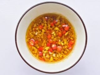 9、开胃爽口的凉拌西兰花,一大勺热油。