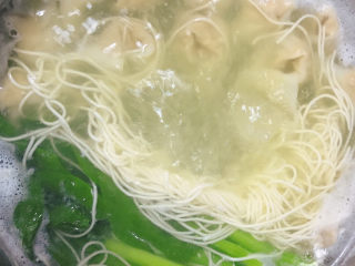 18、云吞面,煮熟