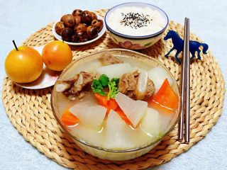 16、排骨炖萝卜,来盘卤鹌鹑蛋和水果更加完美