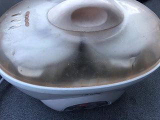 13、陈皮乳鸽汤,盖上盖子开始炖2小时。