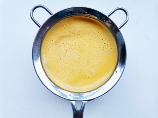 5、南瓜西米露,过滤点泡沫