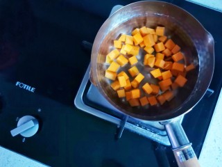 8、南瓜西米露,另一半南瓜煮熟