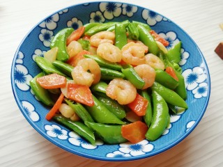 15、甜豆红萝卜炒虾仁,特别好吃的快手小炒。