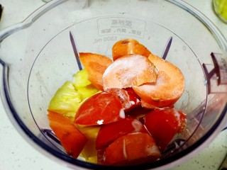 8、果蔬纯奶汁,加入纯奶