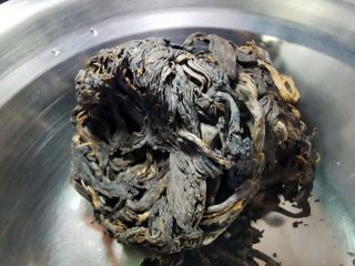 2、梅干菜烧肉,干的梅干菜