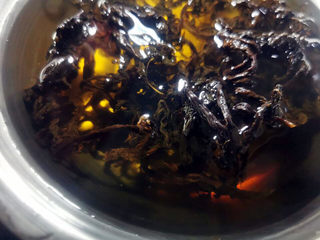 12、梅干菜烧肉,梅干菜泡开