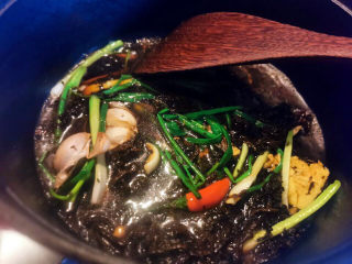 17、梅干菜烧肉,煮开