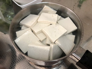 9、酸菜羊肉,捞出过凉备用