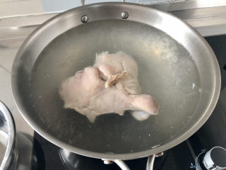 10、酸菜羊肉,水开下羊头肉（我这个羊头肉本来就是熟的）