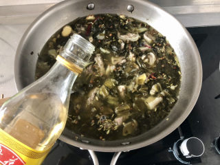 22、酸菜羊肉,加少许料酒