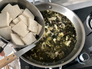 23、酸菜羊肉,下豆腐