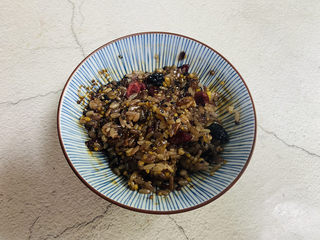 8、糯米南瓜盅,搅拌均匀