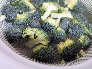 15、啤酒鸡翅根,西兰花拆小朵