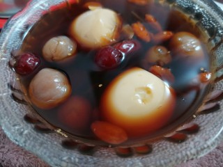 15、桂圆鸡蛋汤,桂圆鸡蛋汤就做好了，趁热喝吧！