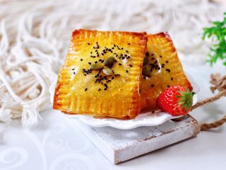 18、馄饨皮香蕉派,成品一