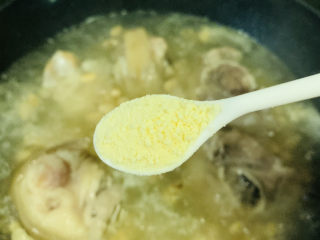 14、黄豆猪蹄汤,加鸡精