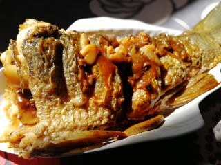 20、红烧草鱼,草鱼肉嫩而不腻，色鲜味浓，美味又下饭。