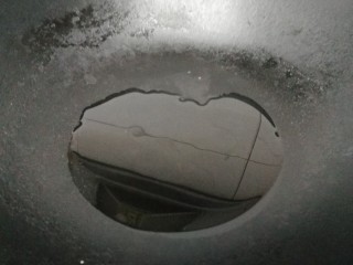 6、丝瓜炒蛋,热锅凉油。