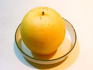 11、减脂健身菜  柠香黑椒三文鱼果蔬沙拉,皇冠梨清洗干净